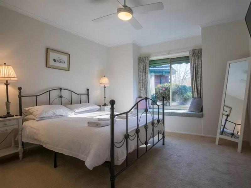 The Birch House - Silver Birches Accommodation Bright Esterno foto