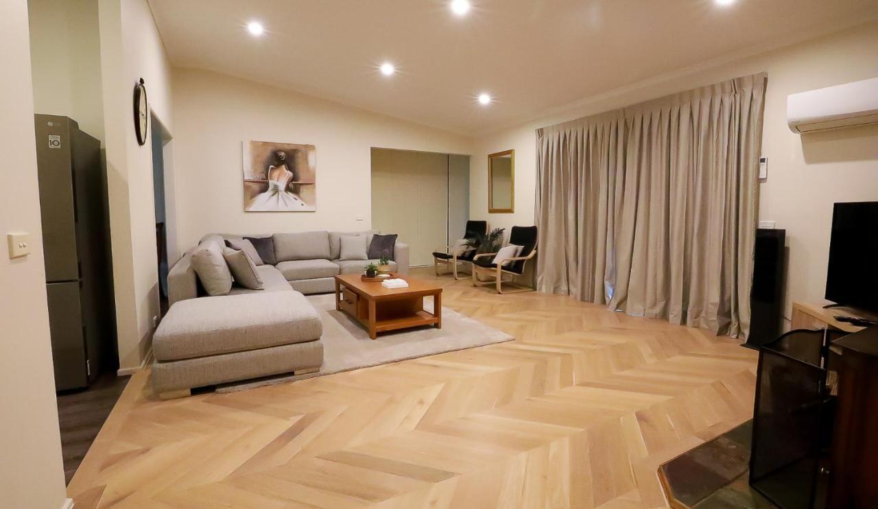 The Birch House - Silver Birches Accommodation Bright Esterno foto